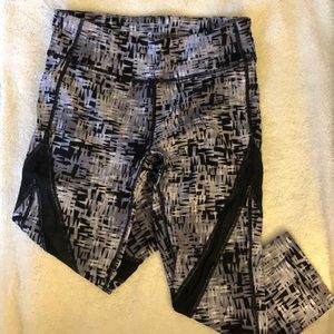 Lou & Grey Patterns Leggings w/ Mesh, Like New